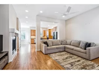 Photo #4: 1576679 Listing