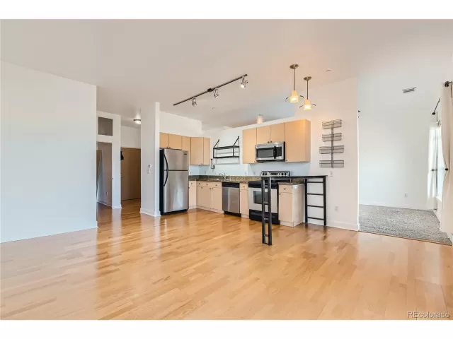 MLS: 1578123 Condo For Sale
