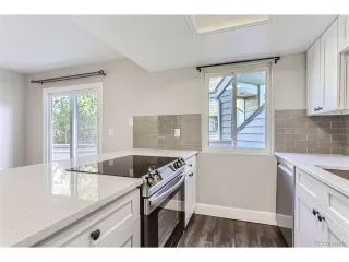 Photo #5: 1580281 Listing 