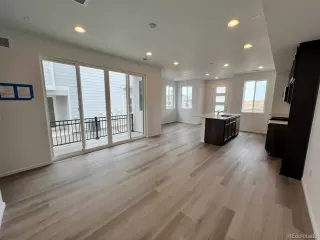 Photo #3: 1583852 Listing