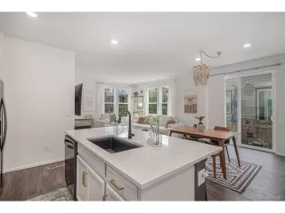 Photo #3: 1584851 Listing 