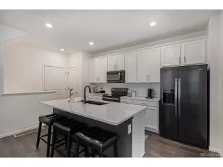 Photo #4: 1584851 Listing 