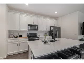 Photo #5: 1584851 Listing 