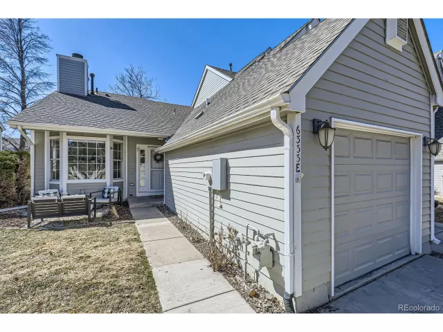 MLS: 1585916 Condo For Sale