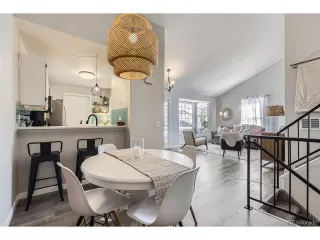 Photo #4: 1585916 Listing