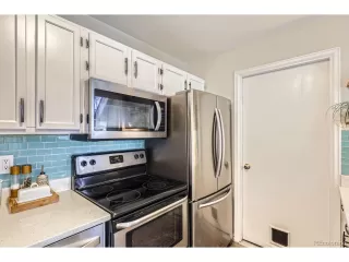 Photo #6: 1585916 Listing