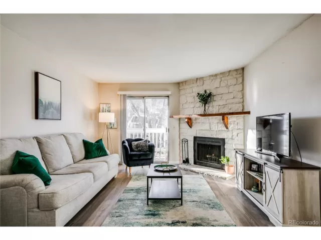 MLS: 1587053 Condo For Sale