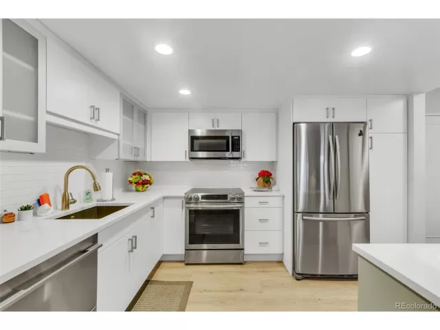 MLS: 1587527 Condo For Sale