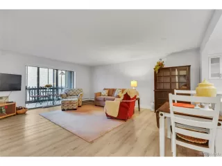 Photo #5: 1587527 Listing