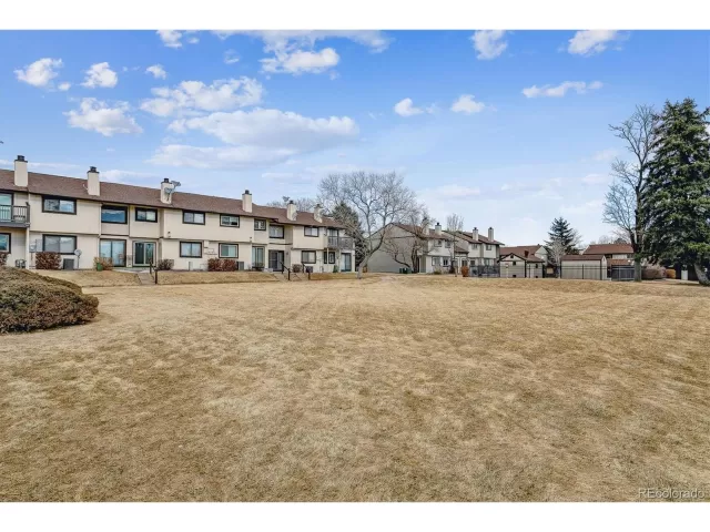 MLS: 1588114 Condo For Sale