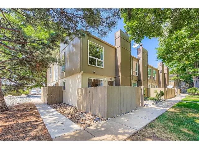 MLS: 1588218 Condo For Sale