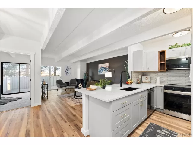MLS: 1588489 Condo For Sale