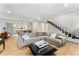 Photo #6: 1590419 Listing