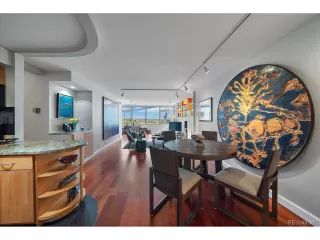 Photo #2: 1592268 Listing 