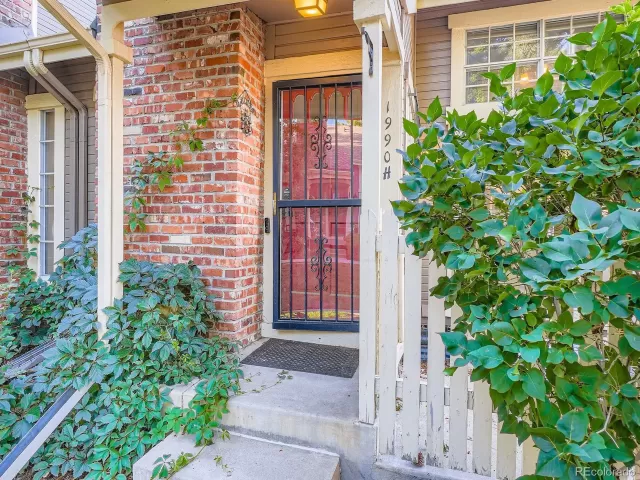 MLS: 1592333 Condo For Sale