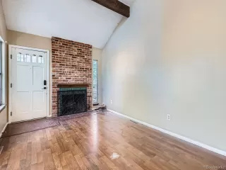 Photo #5: 1592333 Listing