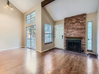 Photo #6: 1592333 Listing