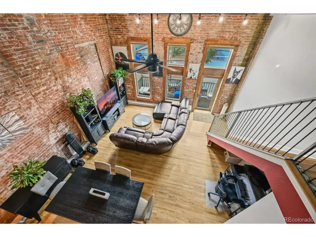 MLS: 1592746 Condo For Sale