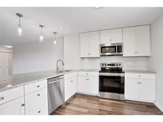 Photo #3: 1593369 Listing 