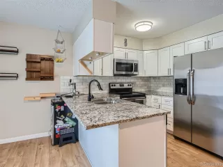 Photo #6: 1594018 Listing