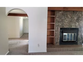 Photo #2: 1594331 Listing 