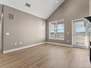 Photo #4: 1594450 Listing 