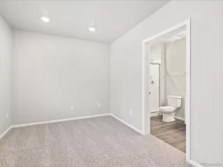 Photo #6: 1598403 Listing