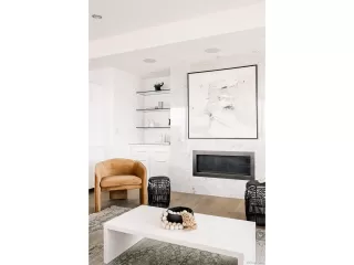 Photo #4: 1599945 Listing