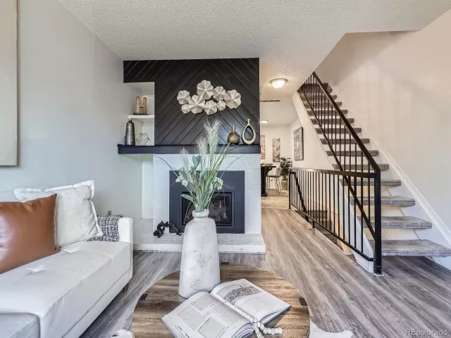 MLS: 1600739 Condo For Sale