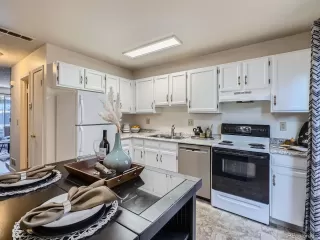 Photo #5: 1600739 Listing 