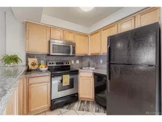 Photo #4: 1603670 Listing