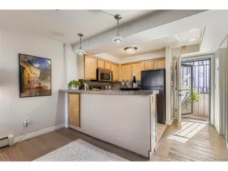 Photo #5: 1603670 Listing