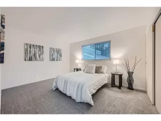 Photo #6: 1604622 Listing