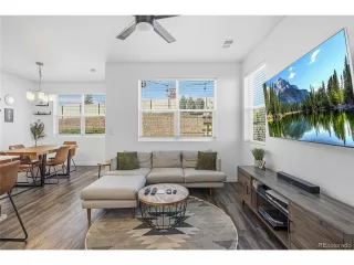 Photo #4: 1606668 Listing