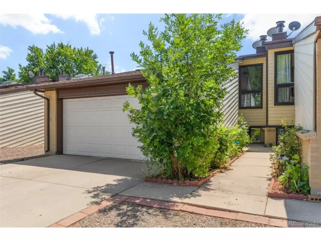 MLS: 1607713 Condo For Sale