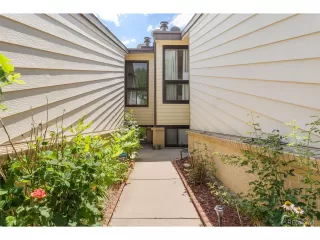 Photo #3: 1607713 Listing