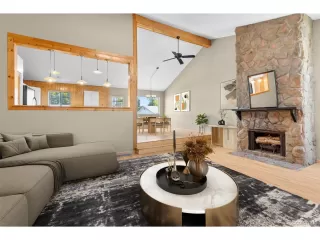 Photo #5: 1607713 Listing