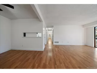 Photo #3: 1612429 Listing