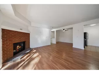 Photo #5: 1612429 Listing