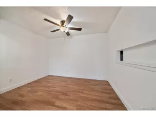 Photo #6: 1612429 Listing