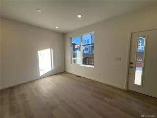 Photo #2: 1613410 Listing