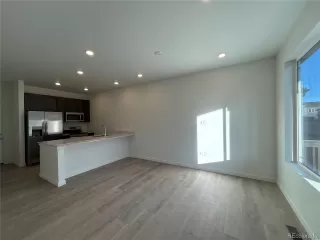 Photo #3: 1613410 Listing