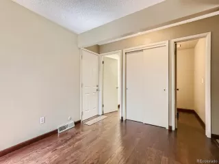 Photo #4: 1614571 Listing