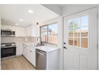 Photo #2: 1616027 Listing