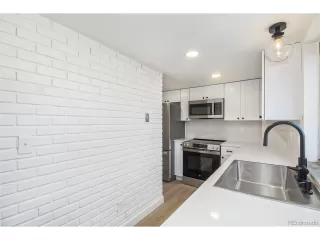 Photo #4: 1616027 Listing