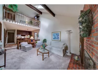 Photo #5: 1616504 Listing