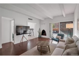 Photo #4: 1623509 Listing