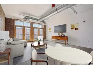 Photo #4: 1625436 Listing