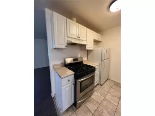 Photo #5: 1630057 Listing 