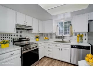 Photo #6: 1637935 Listing